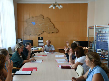 Об участии в заседании комиссии по антикоррупционной экспертизе