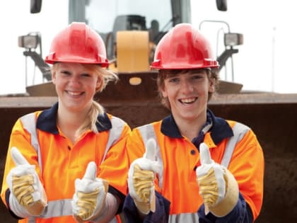 В Новгороде и Пскове увеличилось количество молодых работников