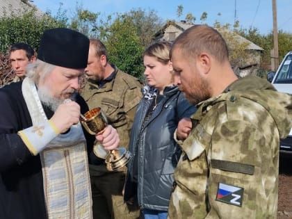 Благочинный Новгородского округа протоиерей Игорь Беловенцев посетил новгородских воинов в зоне проведения СВО