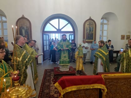 Митрополит Лев и епископ Арсений совершили Литургию в день памяти Арсения Новгородского