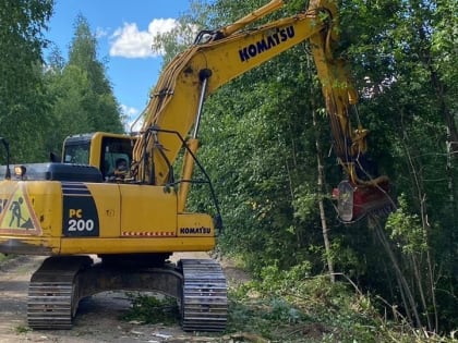 В Хвойнинском округе восстанавливают гравийную дорогу