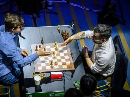 Новгородский шахматист немного потерял в рейтинге на скандальном чемпионате мира