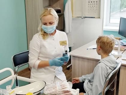 Выездная бригада педиатров на этой неделе будет принимать в Хвойной и Чудове