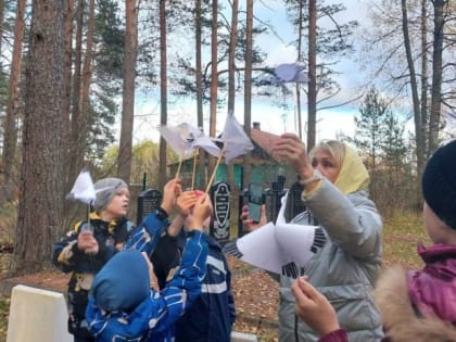 Возложение цветов на воинских захоронениях пос. Кулотино