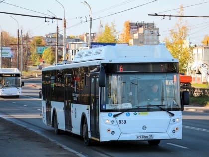 Новгородцам напомнили о переходе транспорта на летнее расписание и рассказали о новых точках продажи проездных