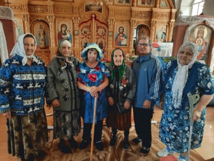 посетили храм