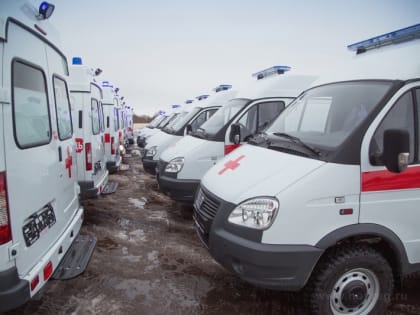 Три новых автомобиля скорой медицинской помощи переданы Великому Новгороду