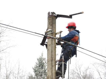 В Новгородской области электроснабжение восстанавливают на территории 9 районов