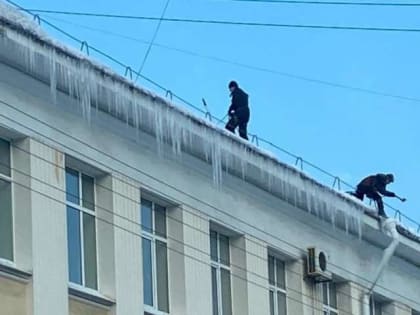 В Великом Новгороде пройдут массовые проверки состояния крыш домов и учреждений