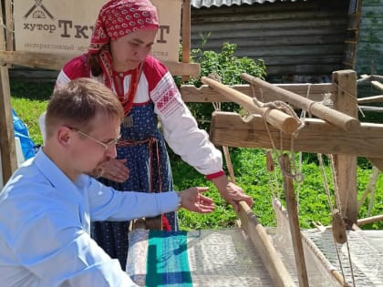 На окуловском хуторе Ткуттут готовятся к «Слёту ткачей»