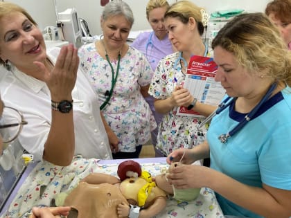 Новгородские неонатологи прошли симуляционный цикл по критическим состояниям у новрожденных