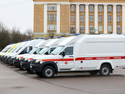 10 санитарных автомобилей поступили в Новгородскую область
