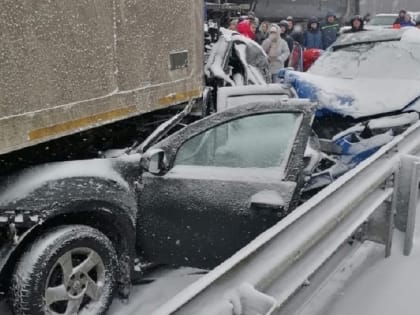 Массовое ДТП произошло на М11 во время снегопада