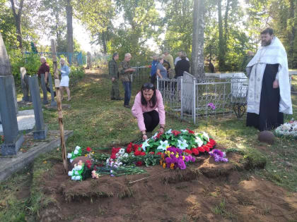 В Сольцах захоронили останки советских воинов, поднятых поисковой экспедицией «Долина»