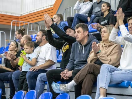 Первый тур чемпионата по баскетболу выиграли студенты НовГУ