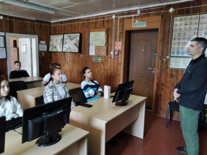 Ветераны Хвойнинского района провели 12 уроков мужества