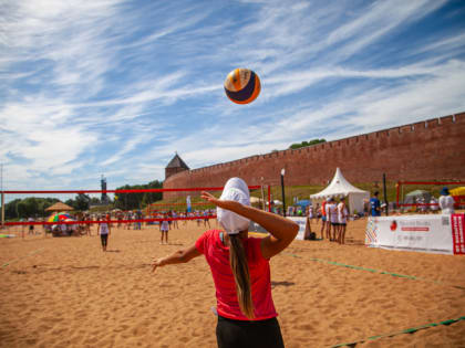 В Великом Новгороде прошел Всероссийский детский фестиваль пляжного волейбола «У стен Новгородского Кремля»