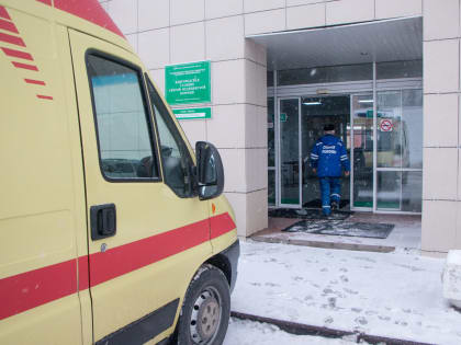 Минздрав напоминает: в праздники неотложная помощь в новгородских учреждениях оказывается круглосуточно