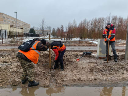 120 спецмашин очищают Великий Новгород от воды, снега и льда
