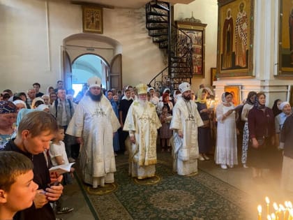 Три архиерея совершили богослужения в престольный праздник Хутынского монастыря