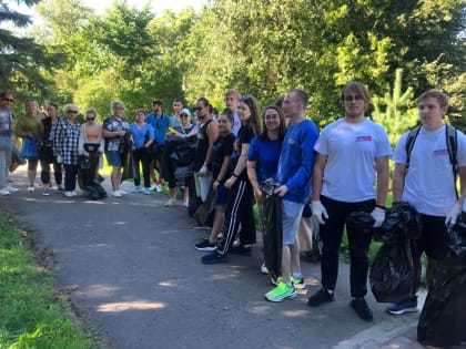 В Великом Новгороде прошёл масштабный субботник