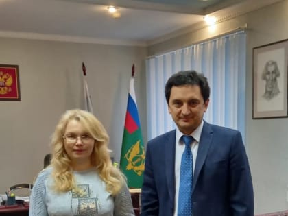 Начальник Управления Минюста России по Новгородской области А.М. Турчин в торжественной обстановке вручил приказ о наделении полномочиями  нотариуса и назначении на должность нотар