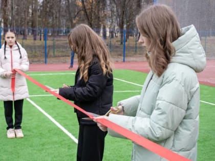 На новой спортивной площадке в Боровичах можно будет играть в футбол и баскетбол