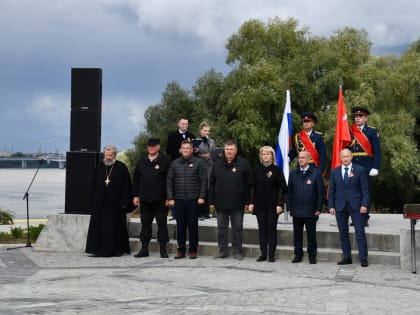 Илья КОСТУСЕНКО принял участие в акции единства и памяти, посвященной Дню солидарности в борьбе с терроризмом и 77-летию окончания Второй мировой войны. Акция прошла на площадке у 