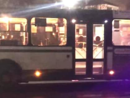 На Хутынской улице в Великом Новгороде автобус сбил пешехода