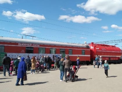 Пожарные поезда несут службу в трёх районах Новгородской области