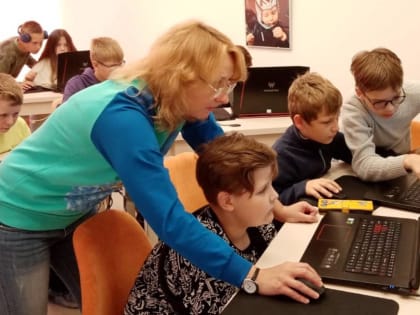 В Валдае мультипликатор из Санкт-Петербурга учила детей анимации