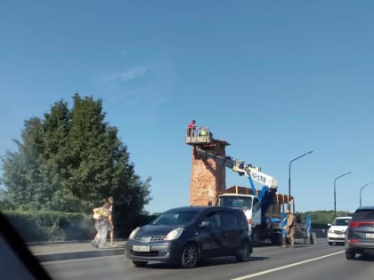 Подрядчик приступил к демонтажу стел моста Александра Невского