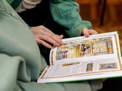 На выставке Жанны Андриевской молодым новгородцам раскрыли суть настоящего русского духа