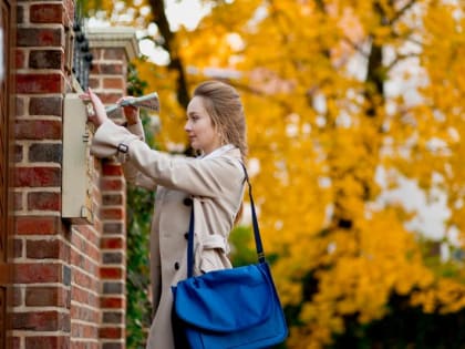 Почта России предлагает жителям Новгородской области оформить подписку на газеты и журналы для бабушек и дедушек