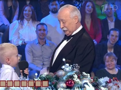 Новгородка привезла на «Поле чудес» домашние заготовки и картину на бересте