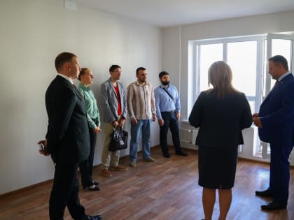 Новгородские врачи получили ключи от квартир