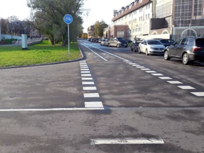 Столбики установят вдоль велодорожки по улице Даньславля в Великом Новгороде