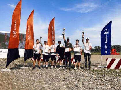 Новгородские студенты завоевали второе место в соревнованиях квадрокоптеров на интенсиве «Архипелаг»