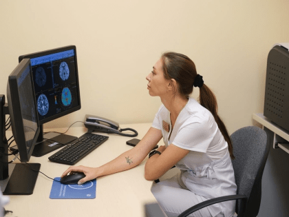 Сегодня отмечают День женщины-врача