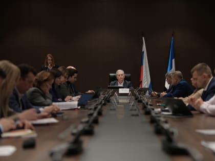 Депутаты продолжают работать над повесткой предстоящего заседания Думы