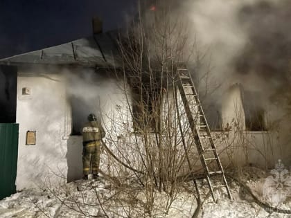 В Старой Руссе сгорел частный жилой дом
