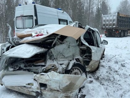 В Новгородской области в ДТП за сутки «зимнего апреля» пострадали 8 человек