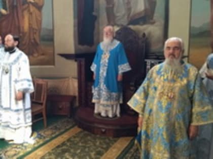 Архиереи митрополии совершили богослужения в день Иверской иконы Богородицы