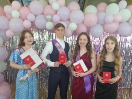 Получение аттестатов в девятых классах