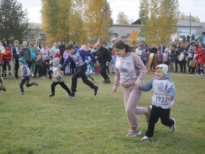 8 октября на стадионе детско-юношеской спортивной школы состоялся Всероссийский день бега «Кросс нации» 2022