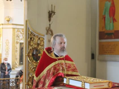 В Покровском соборе состоялось заупокойное богослужение и концерт для ветеранов