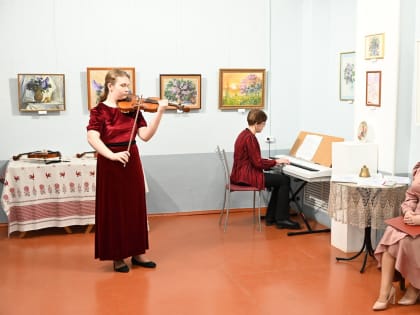 В Старой Руссе создали открытки «Рахманиновская сирень»