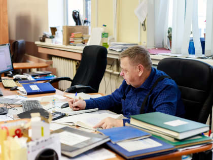 Красный флажок: в «Новгородоблэлектро» рассказали, как устраняют аварии на сетях  