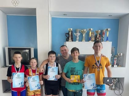 Вчера, 05 января, прошло награждение победителей и призёров соревнований по пауэрлифтингу "Заруба в Титане "