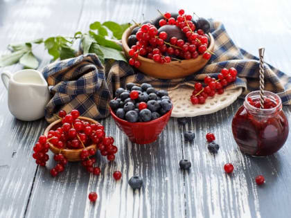 Питание по сезону. Ягоды июня